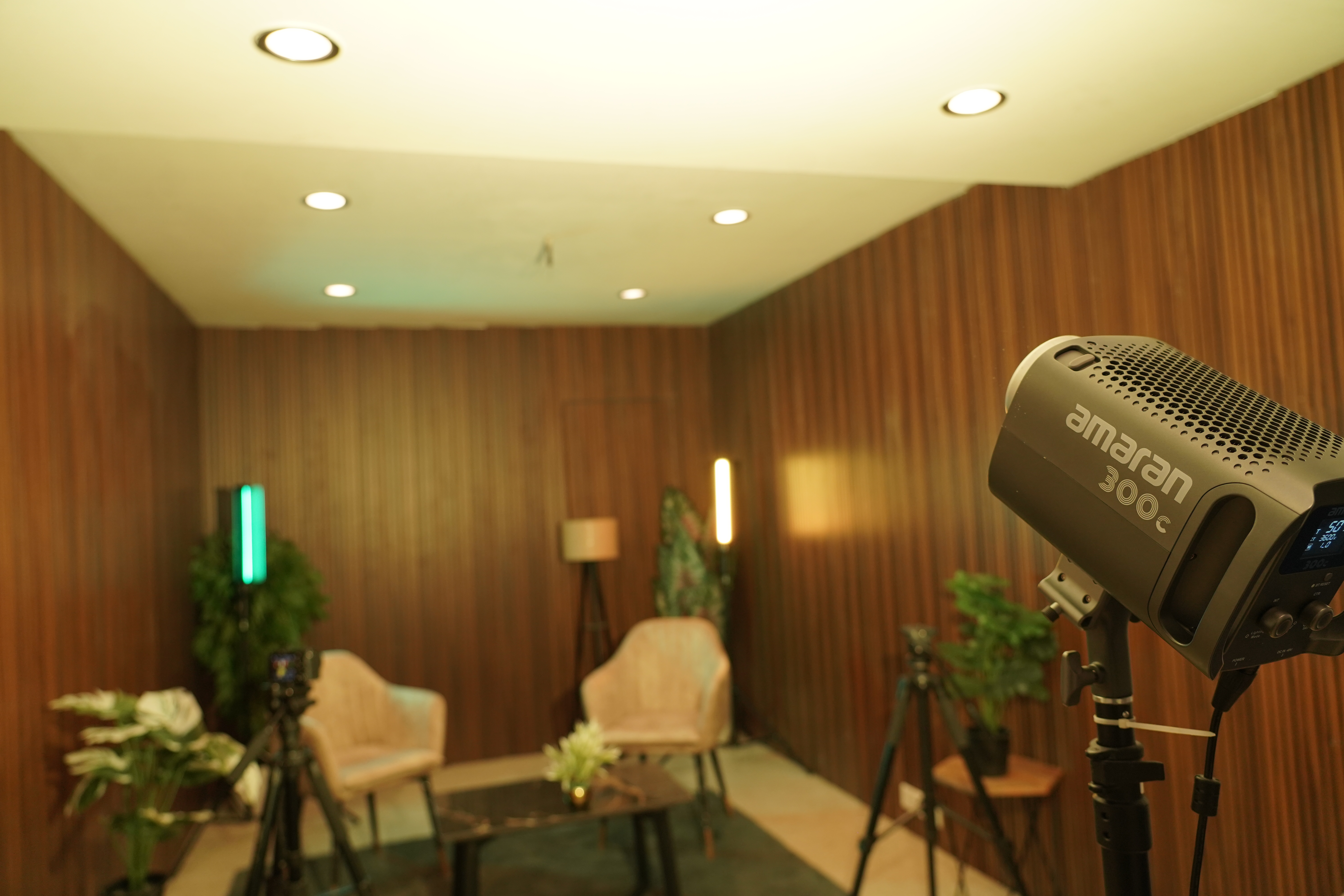 CT25 studio Amaran 300c professional lighting